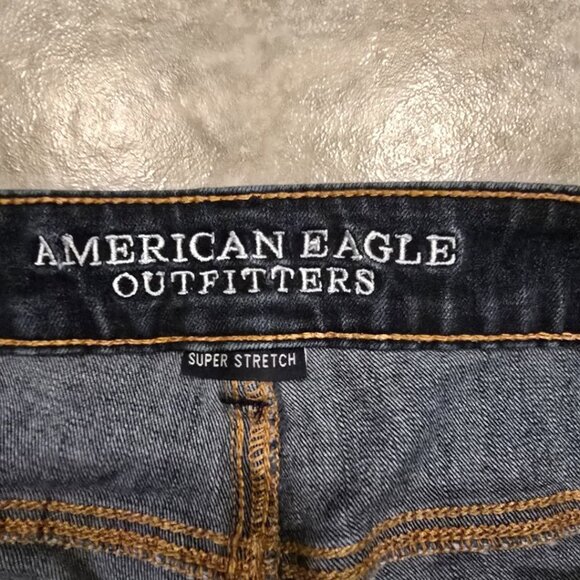 American Eagle AE Next Level High-Waisted Denim Midi Short - Size 14 - Picture 8 of 10